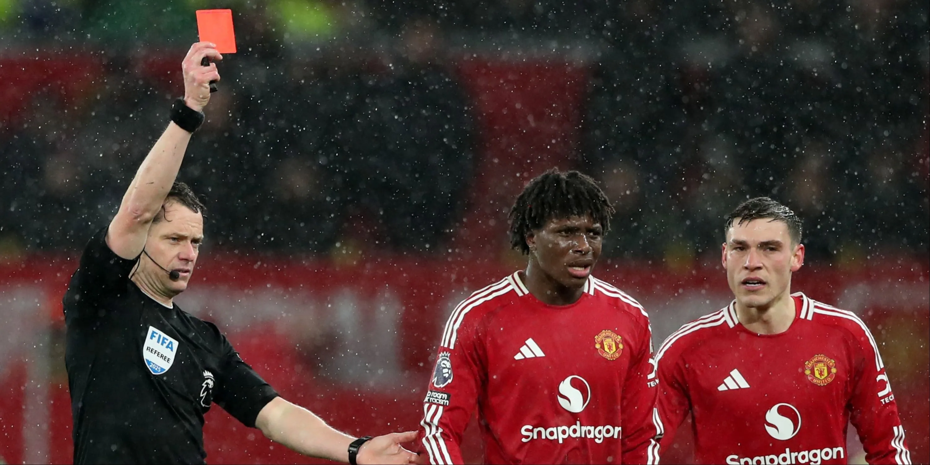 Cầu thủ trẻ Patrick Dorgu trong trận đấu của Manchester United