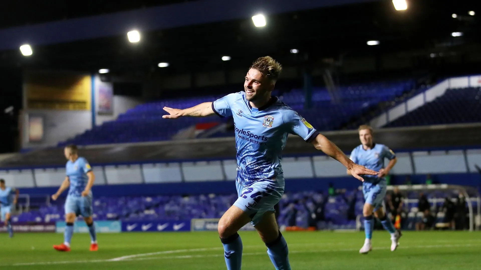 Chân dung tiền đạo Matt Godden của Coventry City
