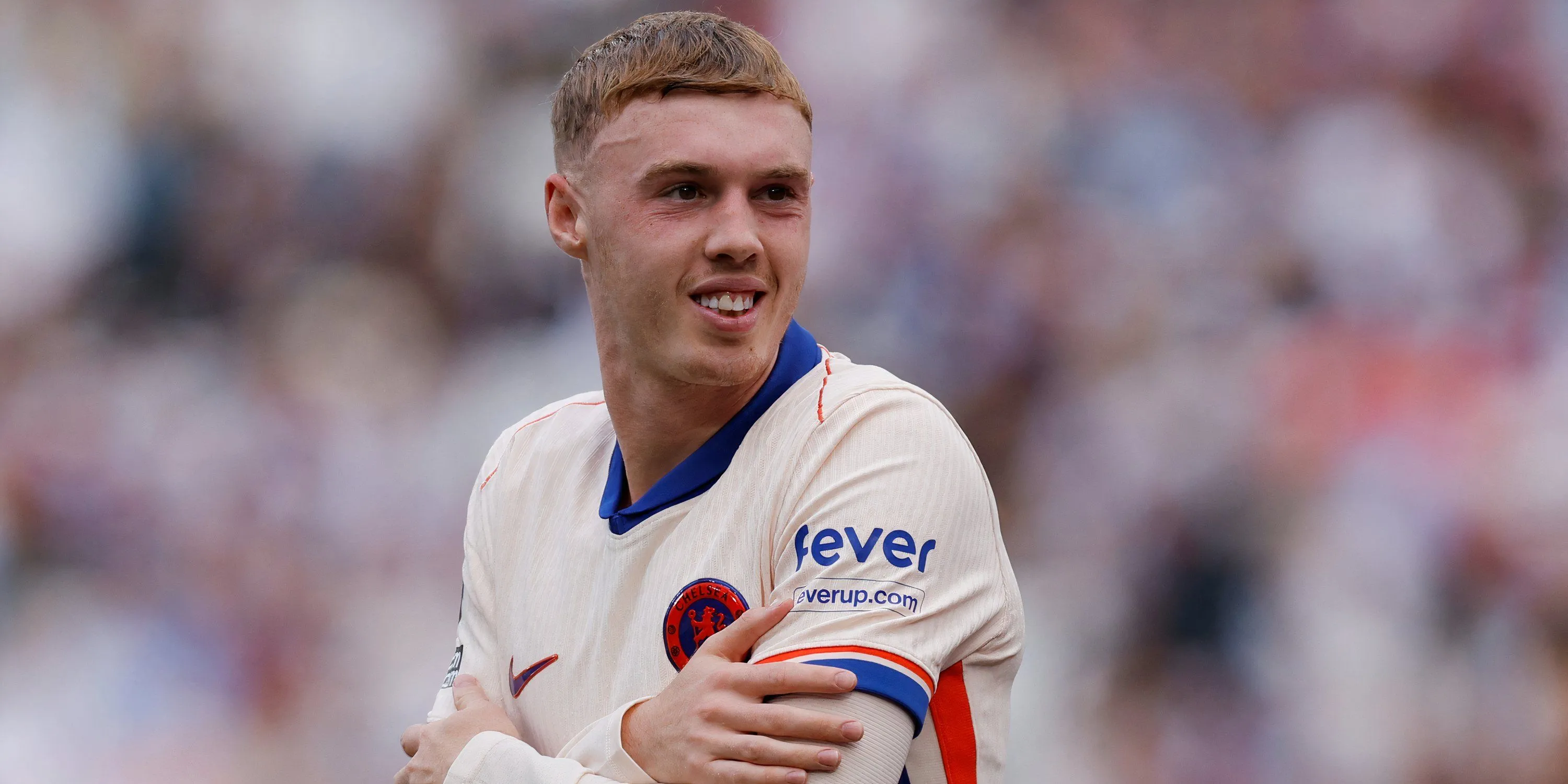 Cole Palmer ăn mừng bàn thắng cho Chelsea - hình ảnh minh họa cho bản hợp đồng thành công