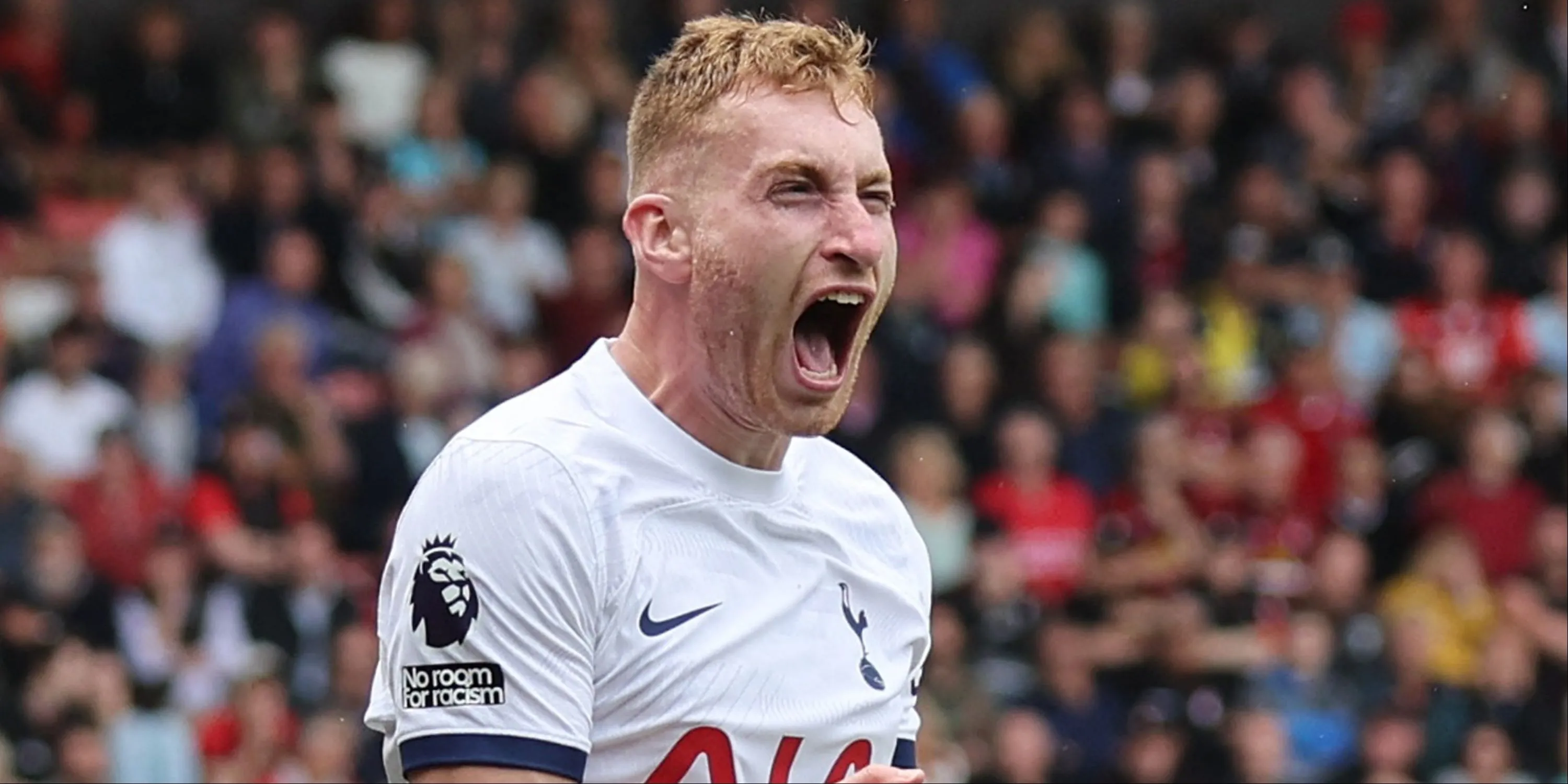 Dejan Kulusevski cầu thủ chạy cánh của Tottenham Hotspur trong một pha bóng