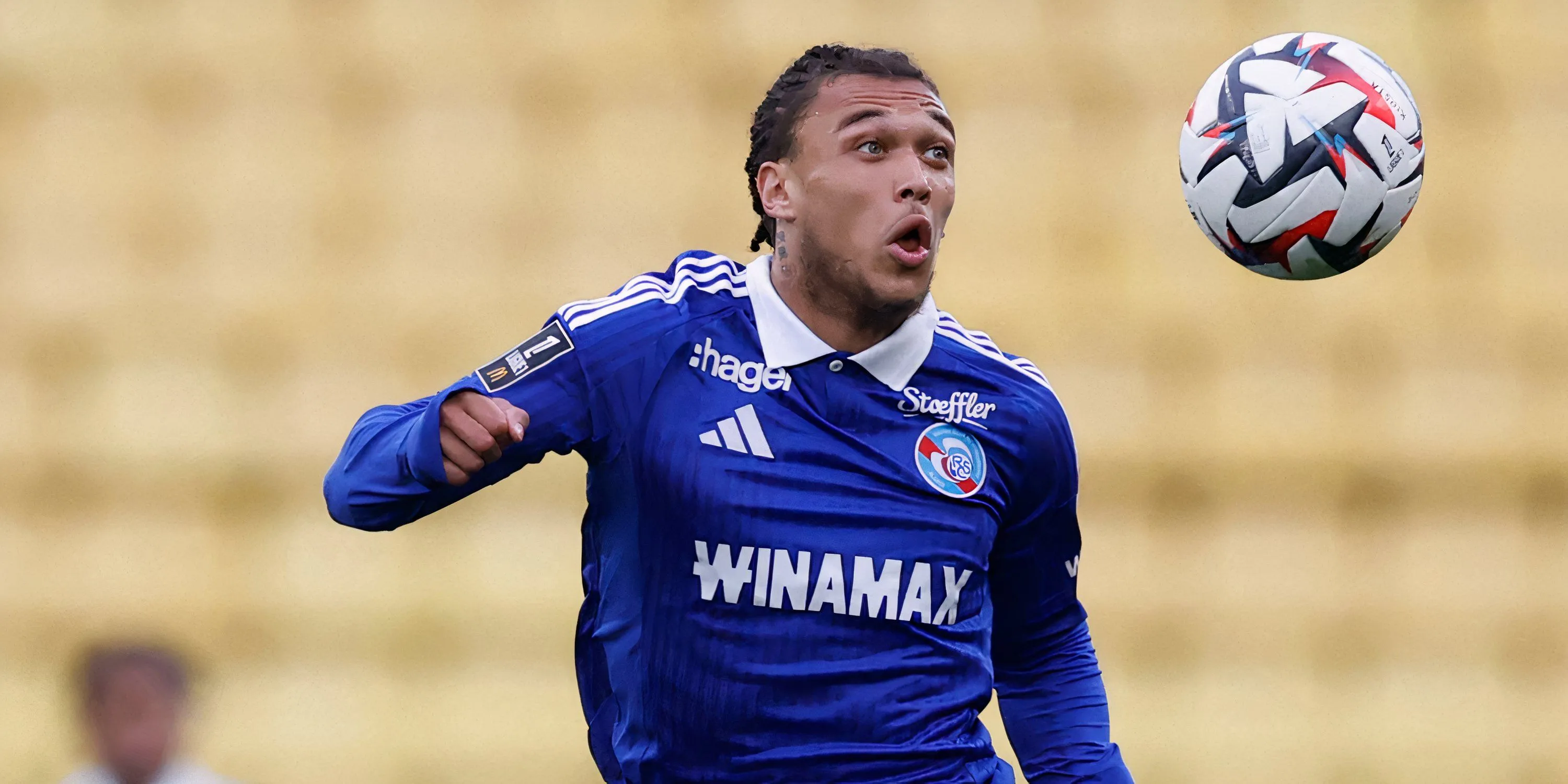 Diego Moreira chạy cánh trong màu áo Strasbourg theo dạng cho mượn từ Chelsea