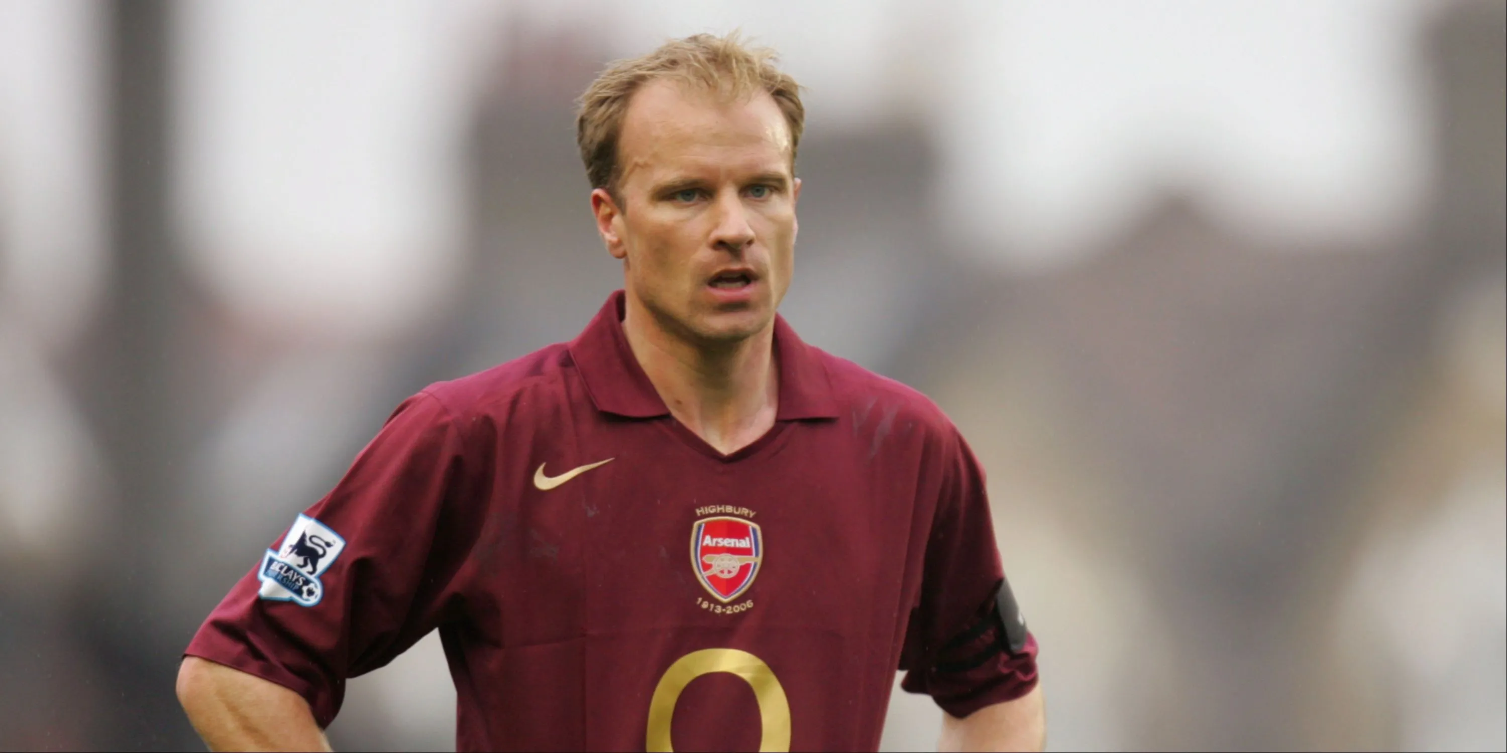 Huyền thoại Arsenal Dennis Bergkamp xử lý bóng đẳng cấp