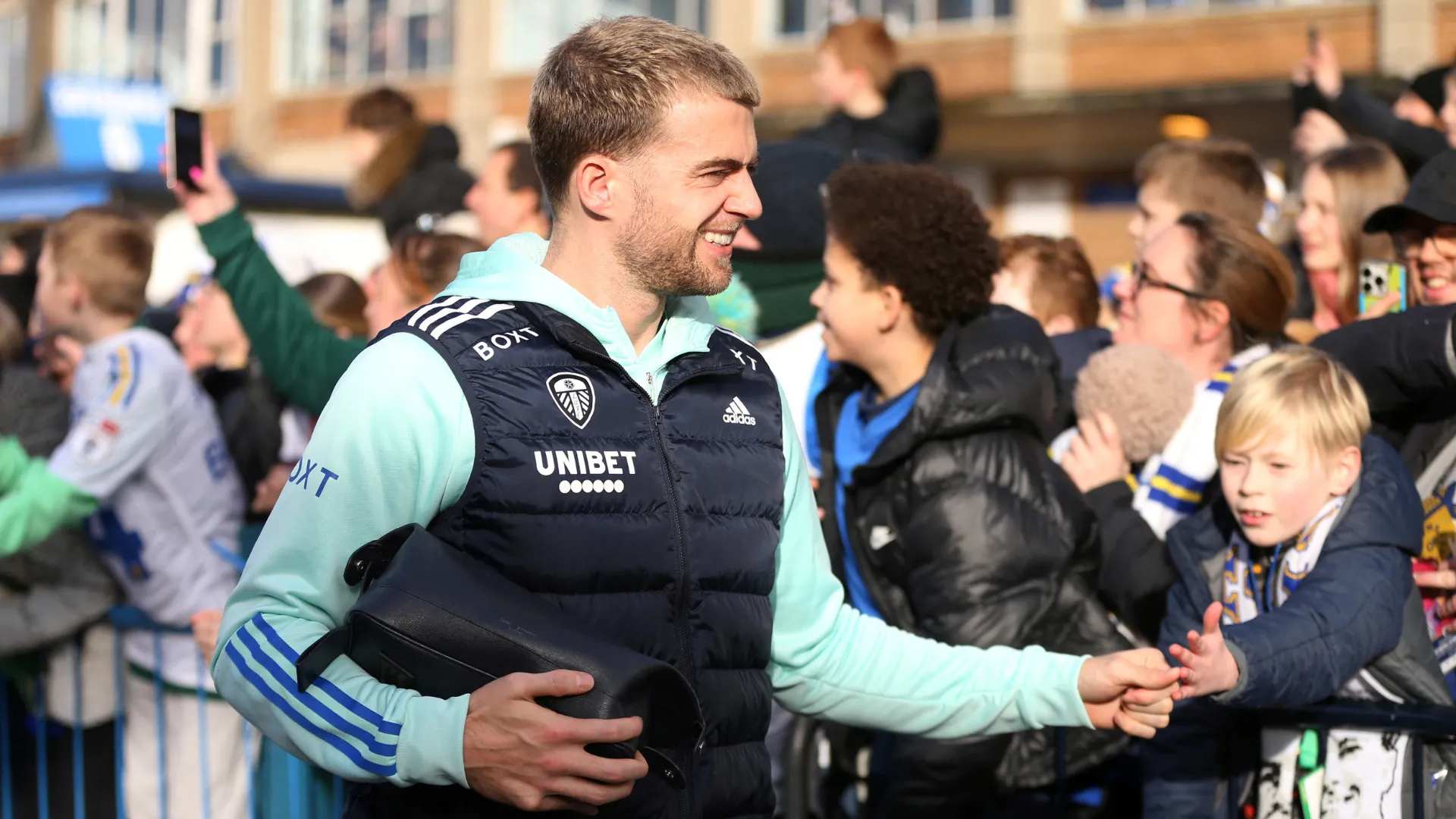 Patrick Bamford với biểu cảm thất vọng sau một pha bóng