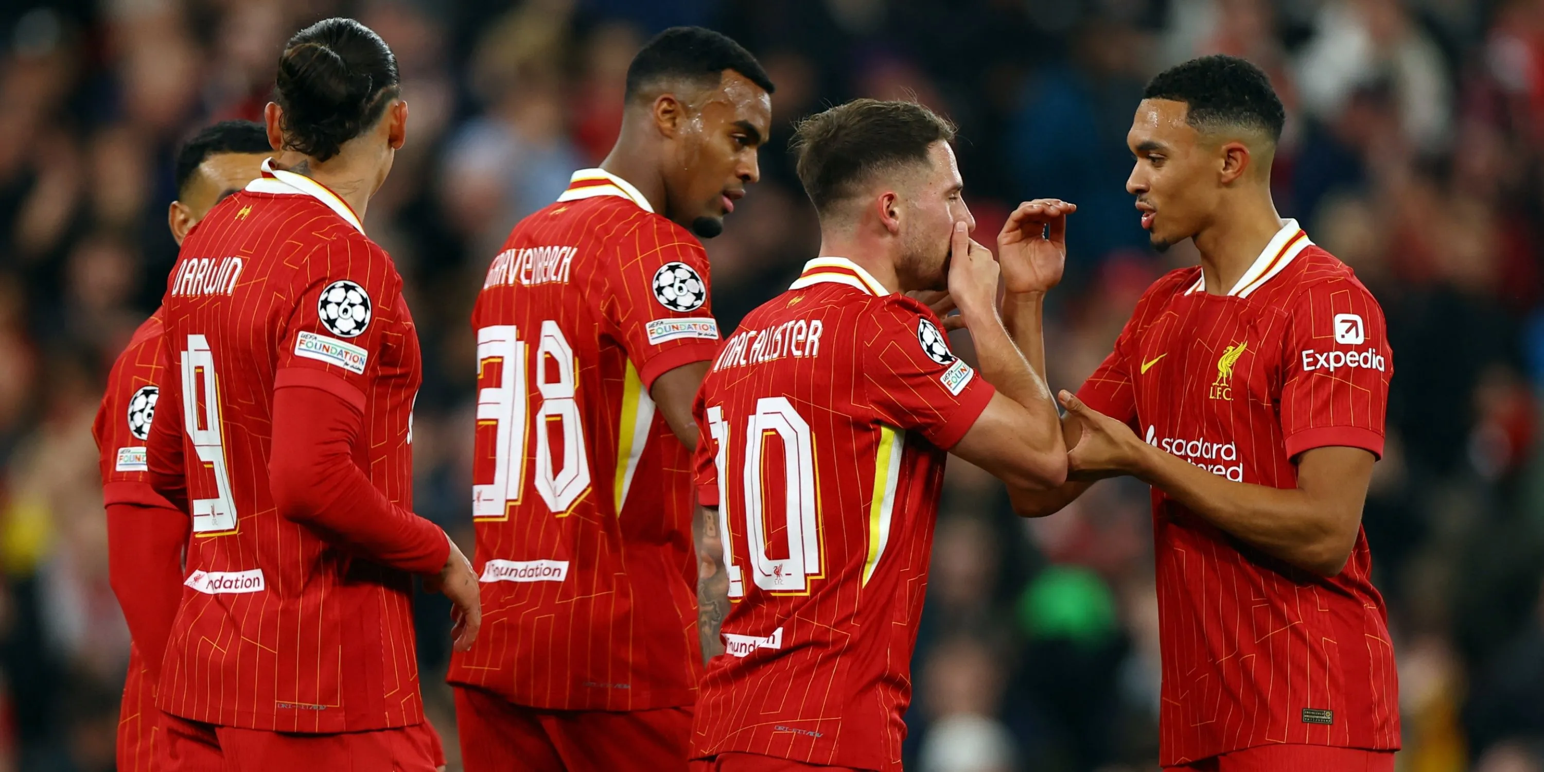 Ryan Gravenberch thể hiện kỹ thuật cá nhân trong màu áo Liverpool