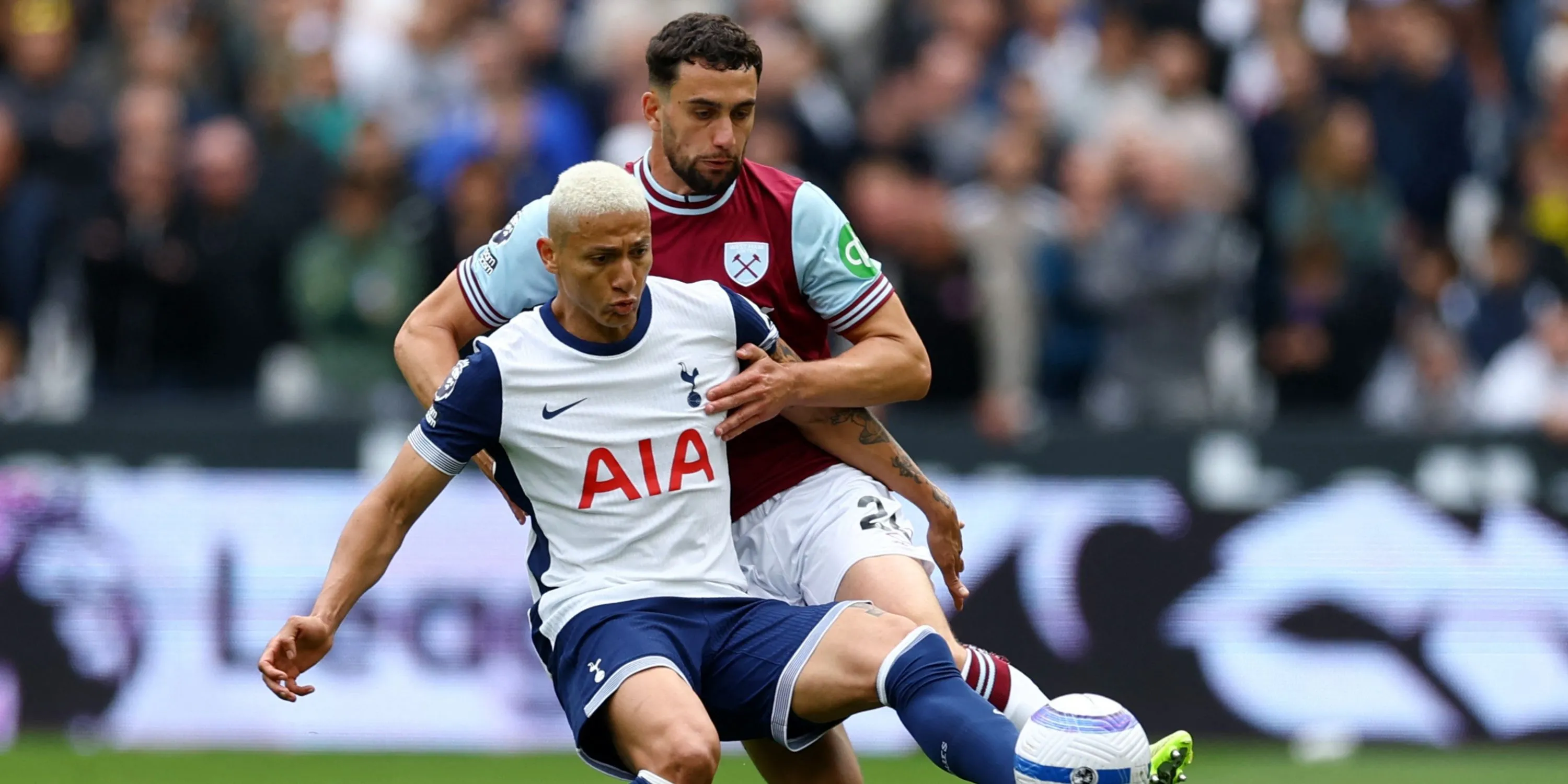 Tiền đạo Richarlison thi đấu mờ nhạt trong trận Tottenham hòa West Ham