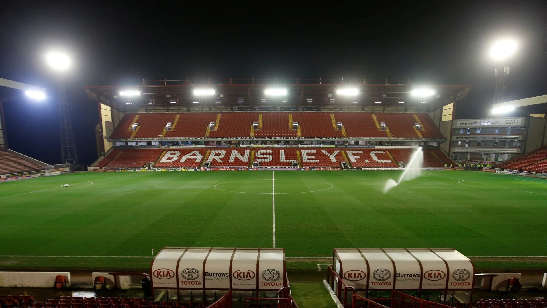 Toàn cảnh sân Oakwell, sân nhà của câu lạc bộ Barnsley