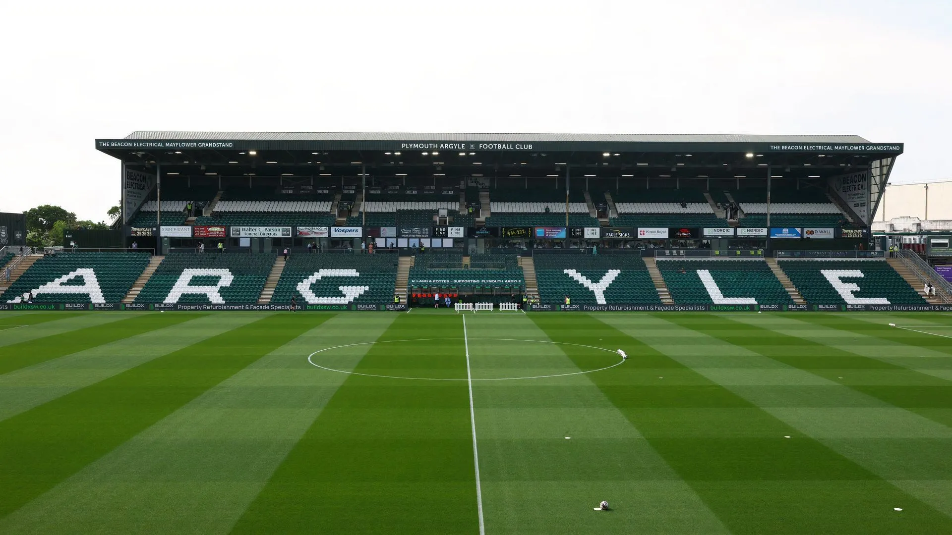 Sân vận động Home Park của câu lạc bộ Plymouth Argyle