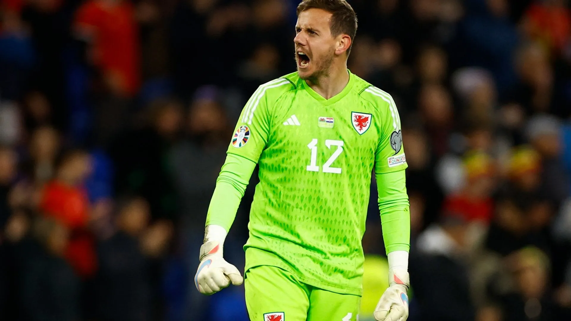 Thủ môn Danny Ward, mục tiêu chuyển nhượng của Wrexham