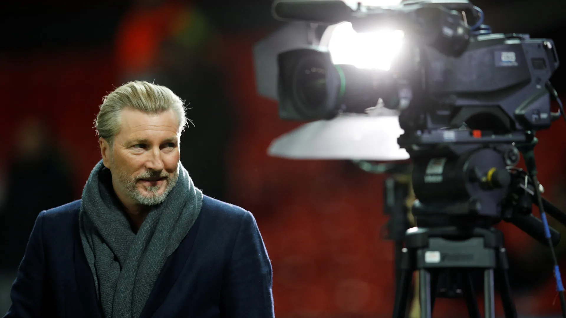 HLV Robbie Savage ăn mừng thành công cùng Macclesfield FC