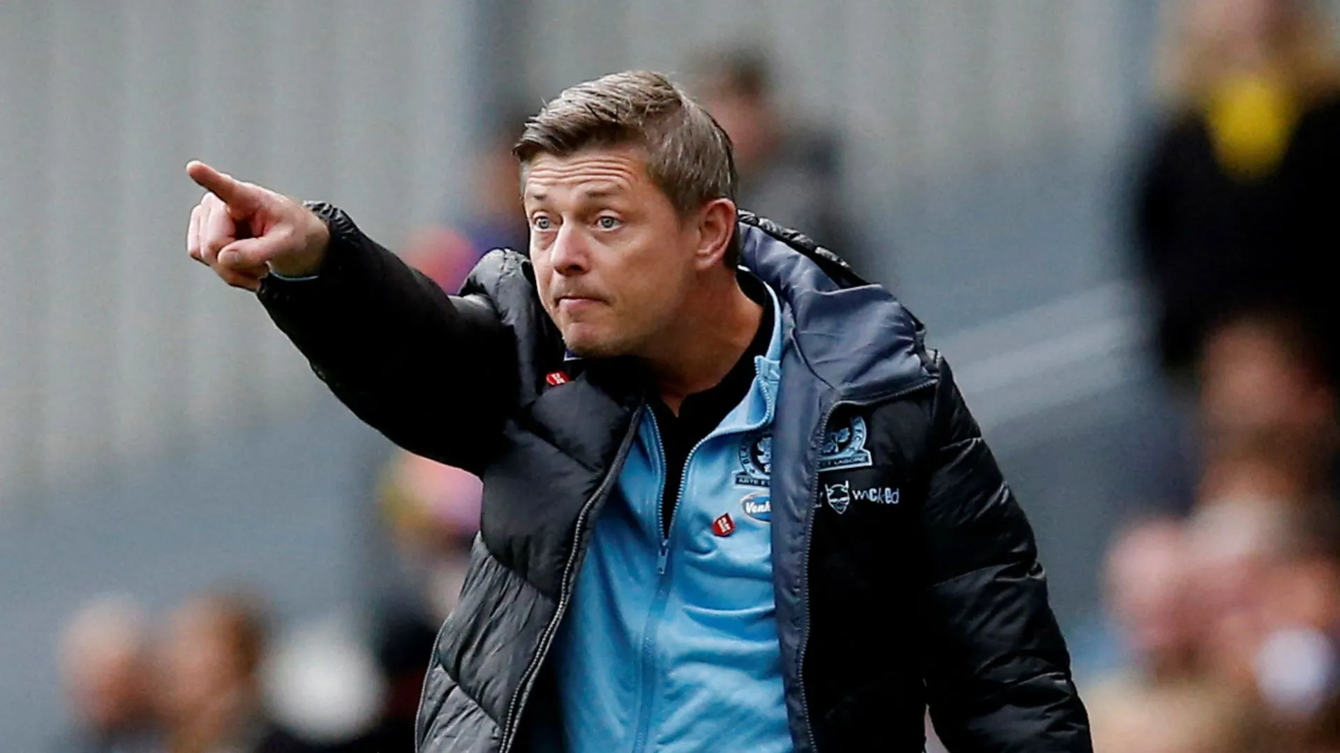 Huấn luyện viên Jon Dahl Tomasson trong thời gian Bradley Dack rời Blackburn