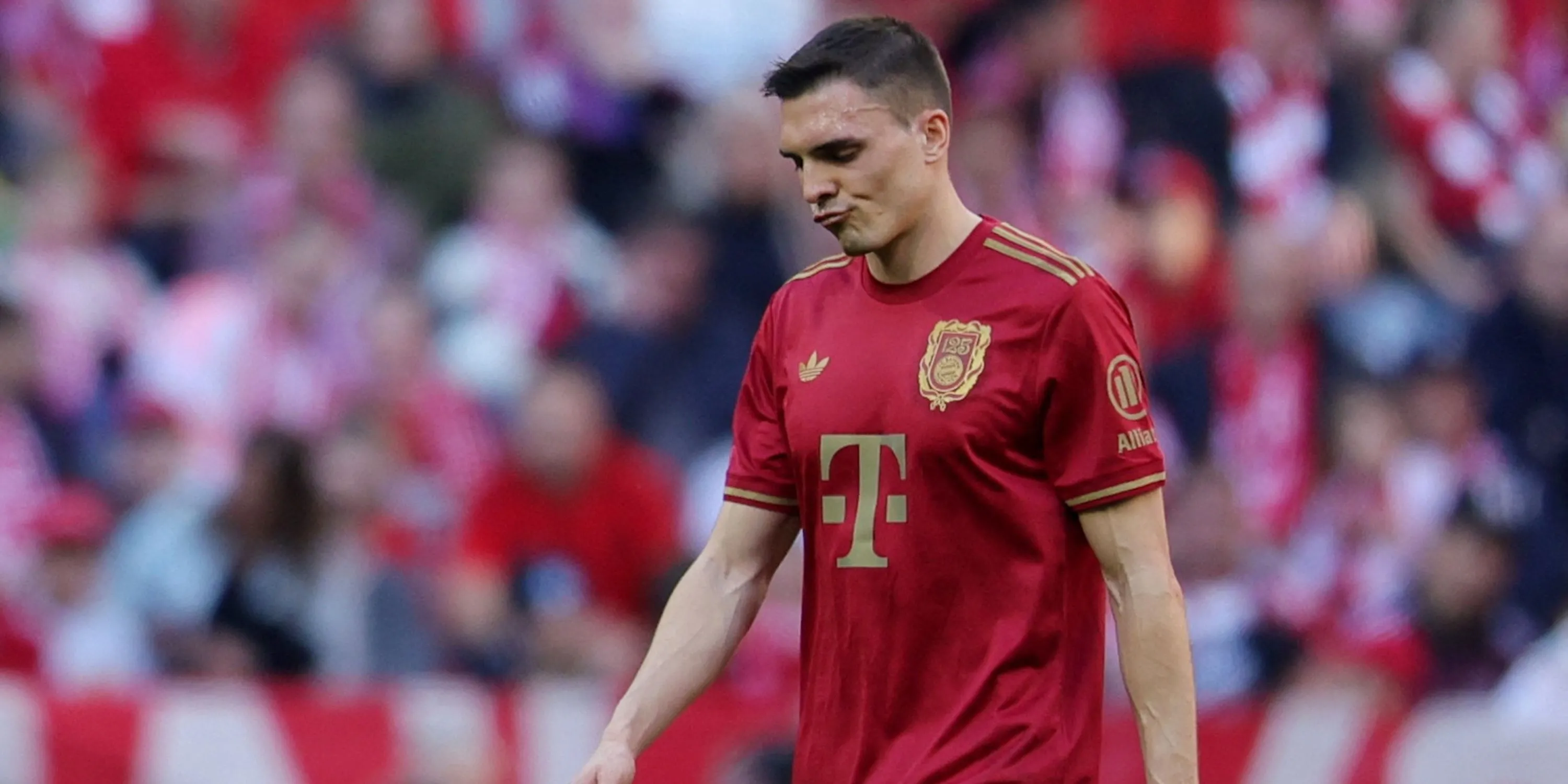Joao Palhinha trong màu áo Bayern Munich sau khi nhận thẻ đỏ
