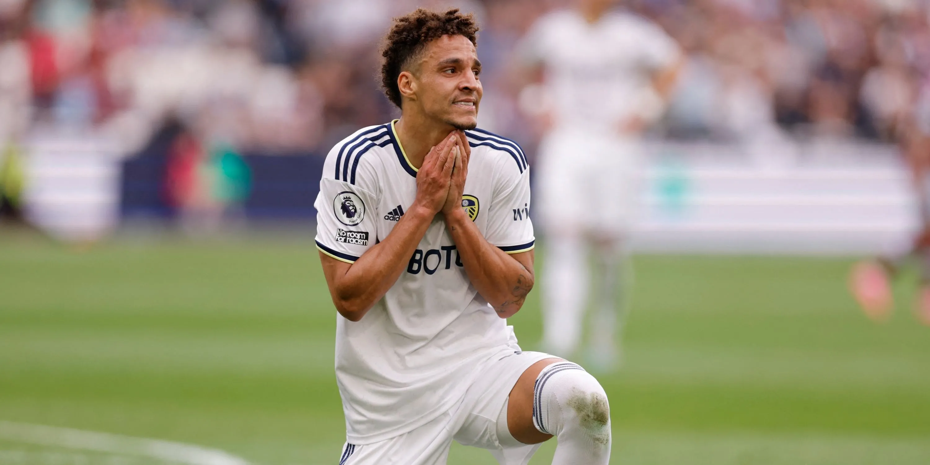 Tiền đạo Rodrigo trong màu áo Leeds United sau vụ chuyển nhượng từ Valencia