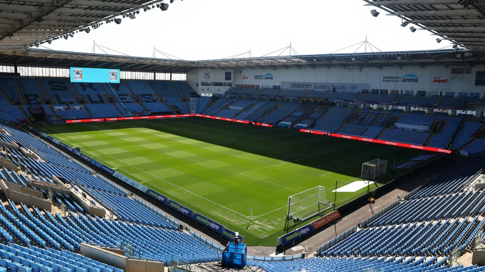 Toàn cảnh sân vận động CBS Arena, sân nhà của Coventry City