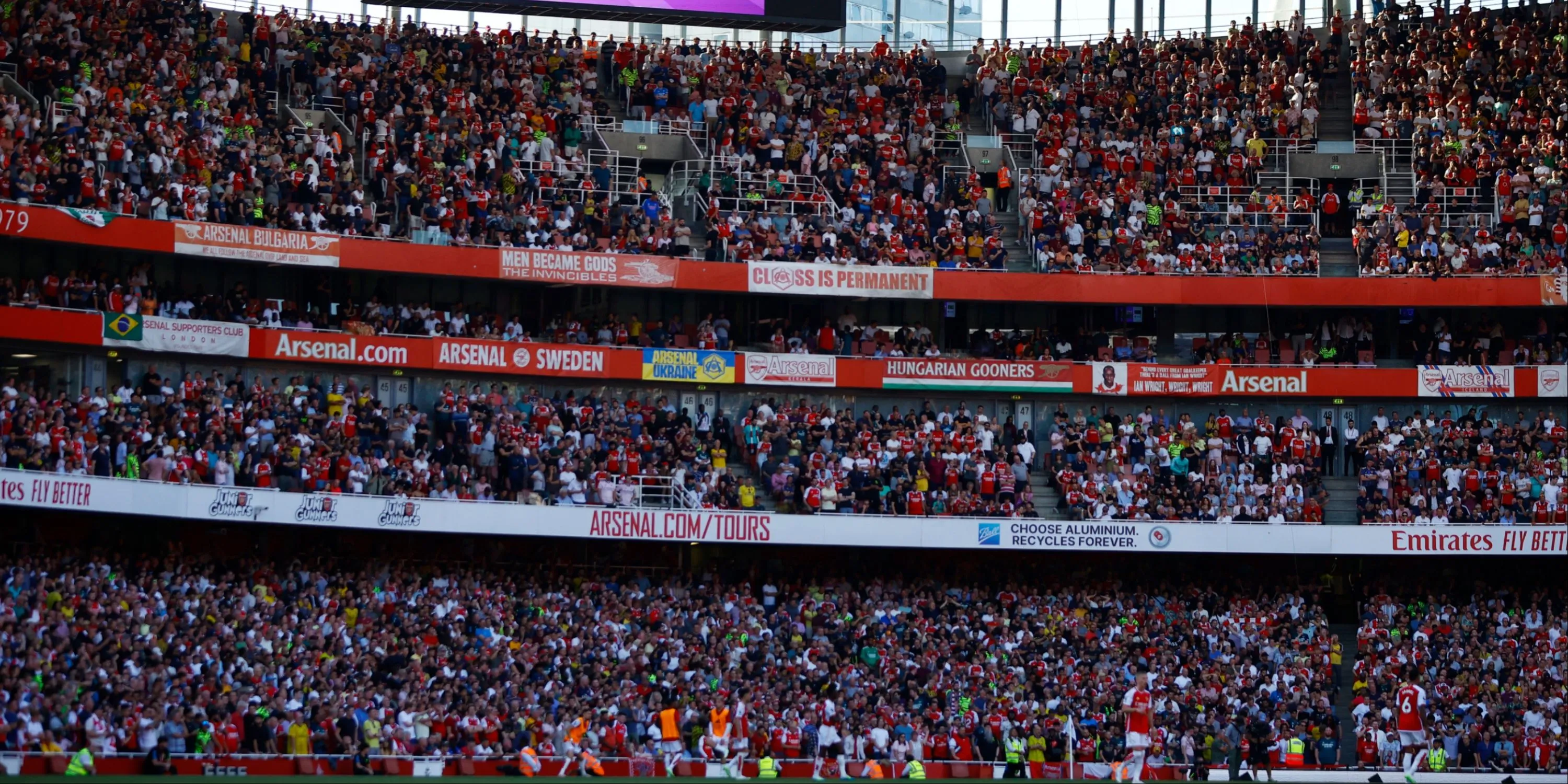 Hình ảnh tổng thể sân vận động Emirates của Arsenal trước trận đấu Ngoại hạng Anh
