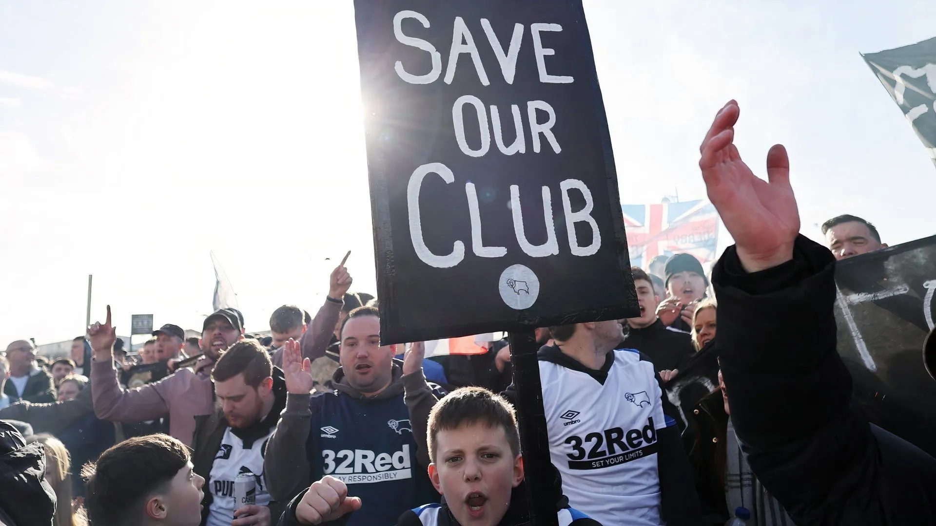 CĐV Derby County tụ họp ủng hộ chiến dịch ‘Save Derby County’