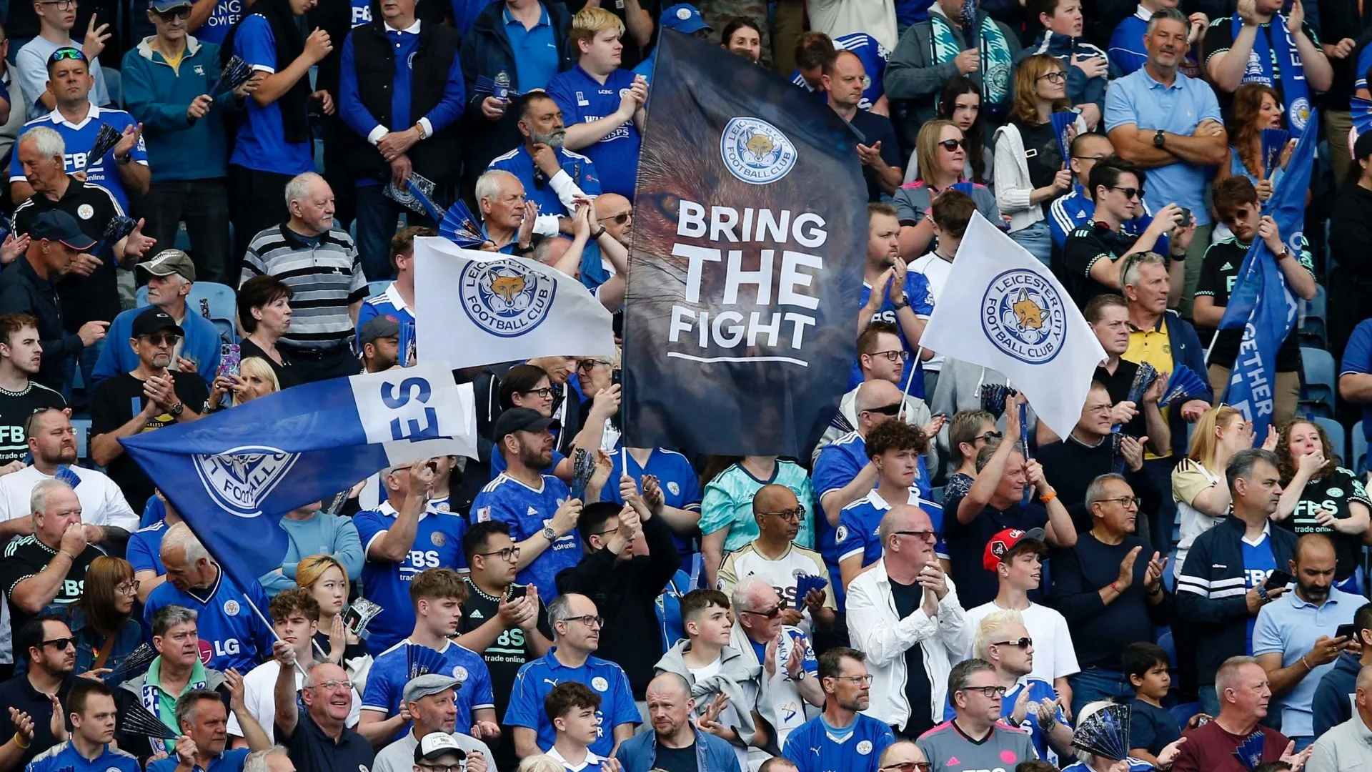 CĐV Leicester nhớ về thời kỳ vàng son của câu lạc bộ tại King Power