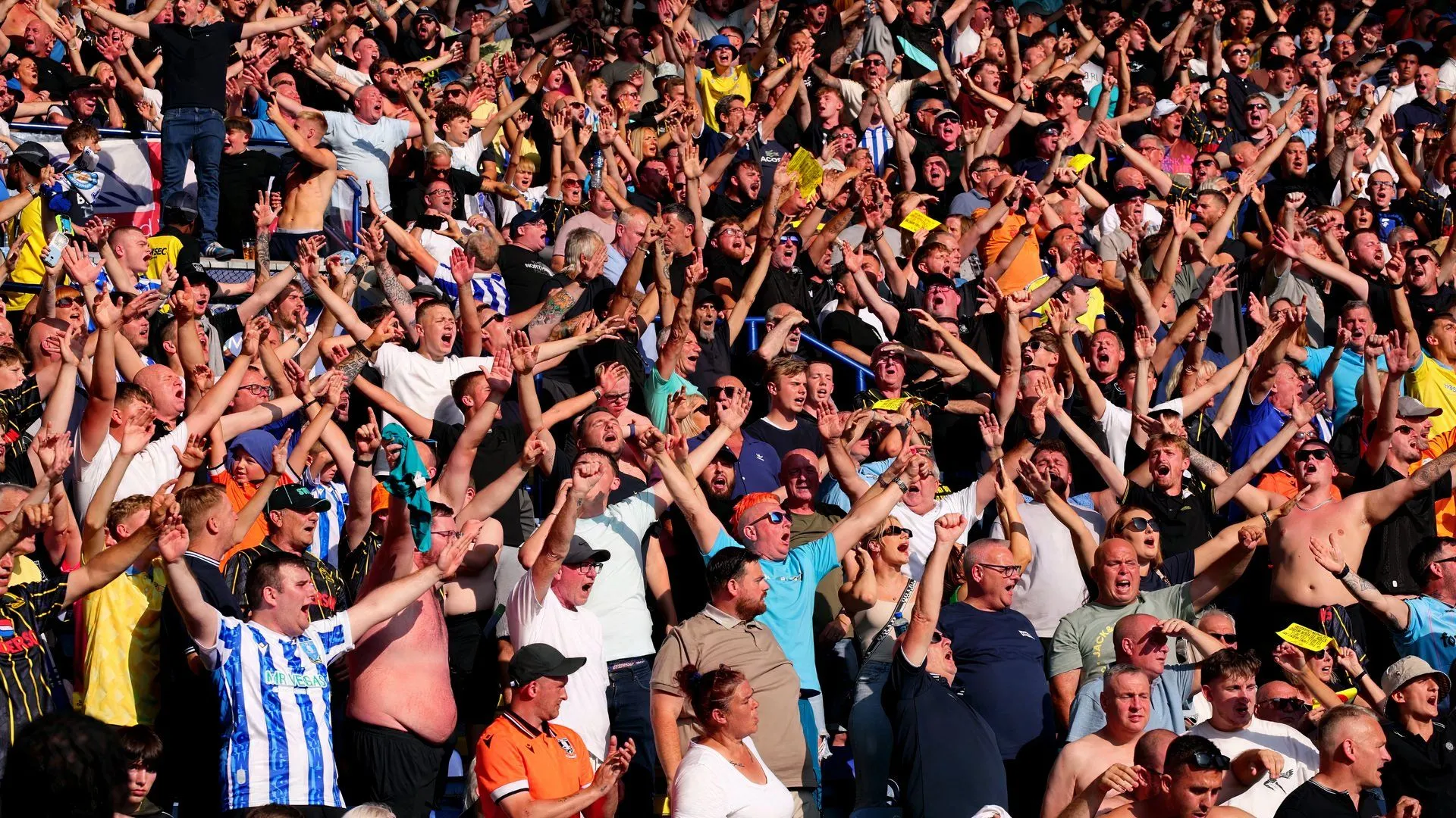 Cổ động viên Sheffield Wednesday bày tỏ hy vọng về tương lai tươi sáng sau khoảng thời gian hỗn loạn