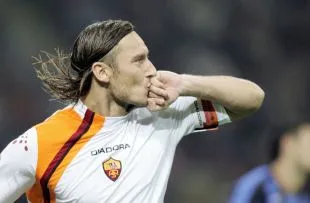 Francesco Totti — số 10 bất tử trong đội hình Spalletti chọn