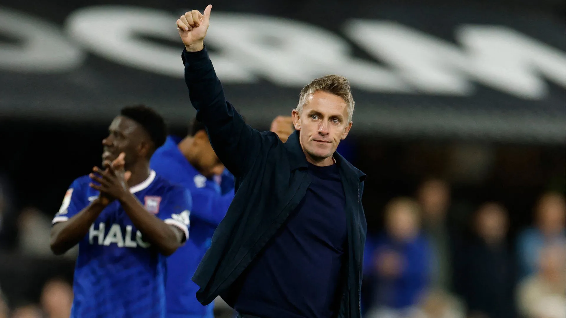 Kieran McKenna phân tích chiến thuật cho Ipswich Town