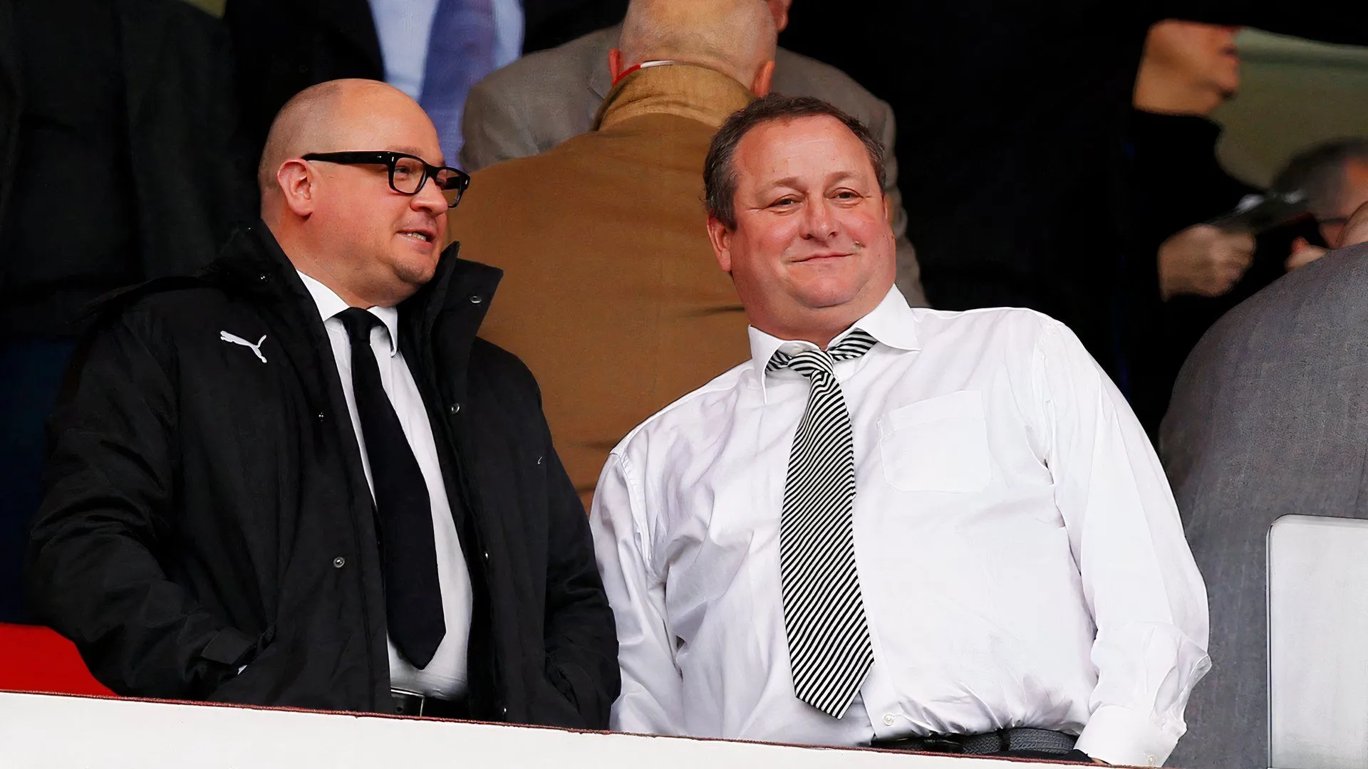 Mike Ashley thời làm chủ Newcastle United và liên quan tới khả năng mua Sheffield Wednesday