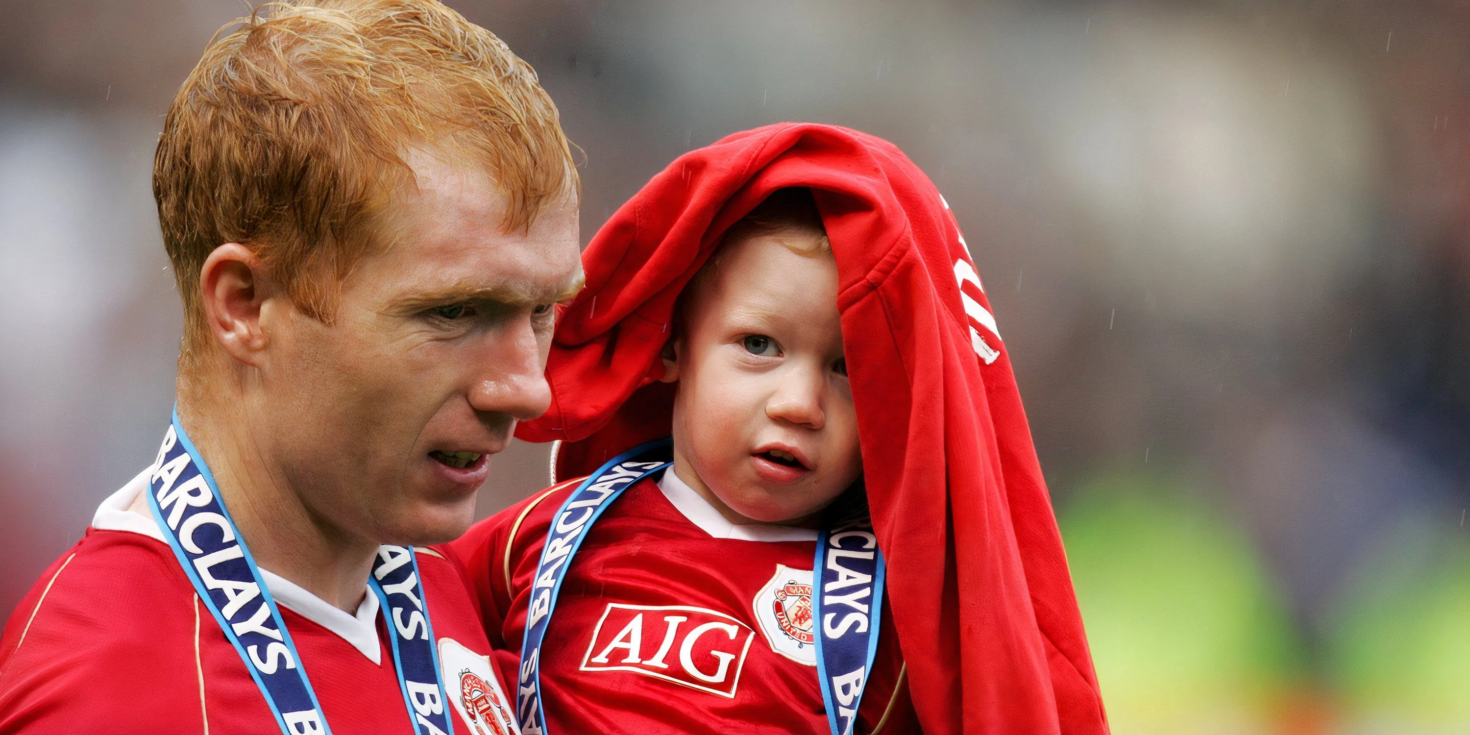 Paul Scholes chia sẻ về lịch trình chăm sóc Aiden và công việc từ thiện