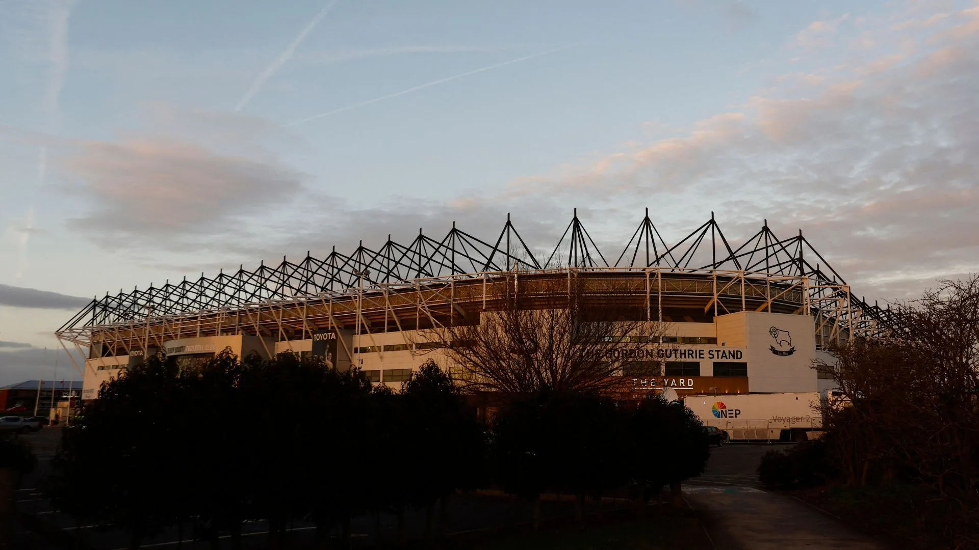 Pride Park, sân nhà của Derby County nhìn từ bên ngoài