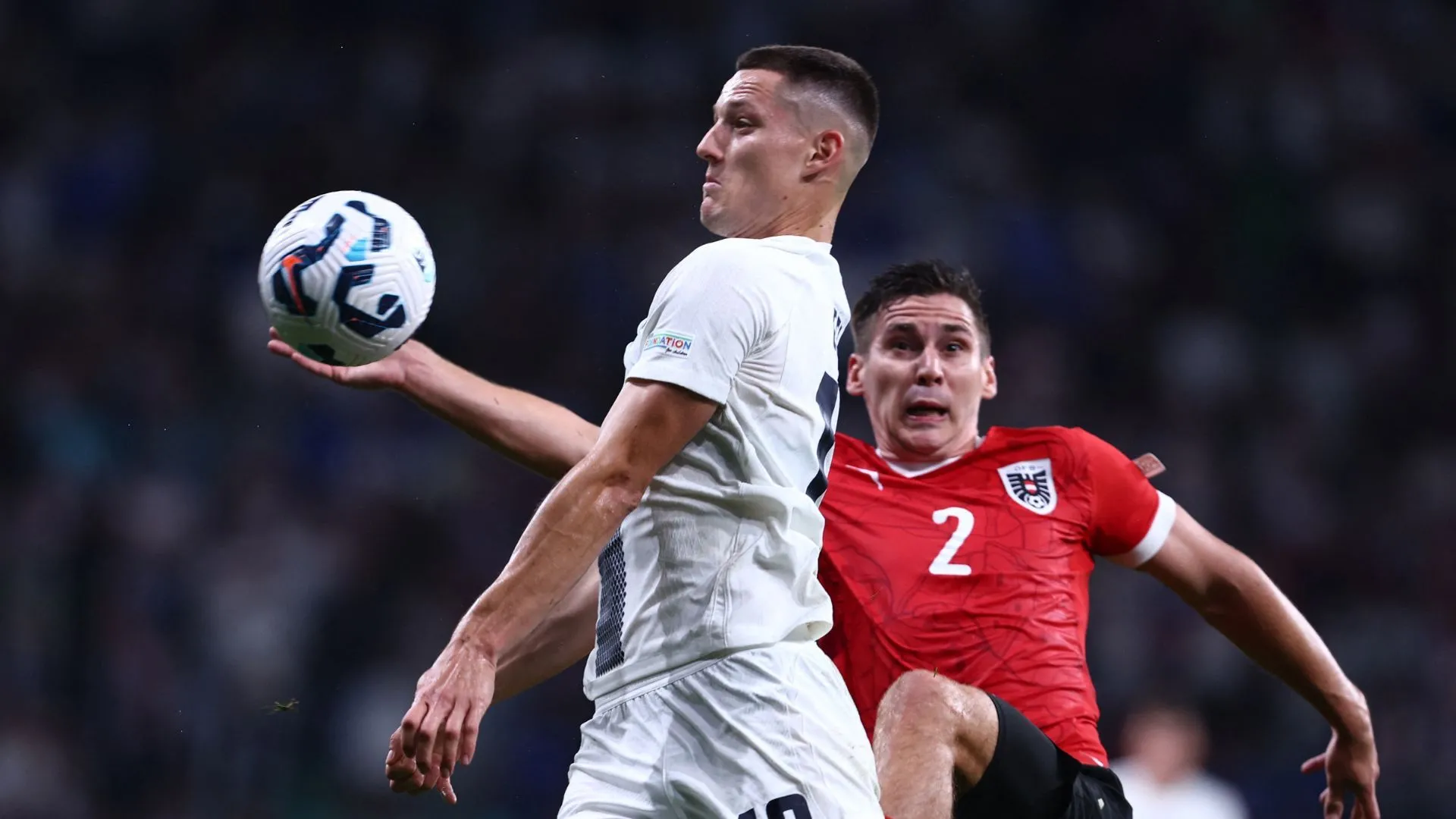 Zan Celar trong màu áo đội tuyển Slovenia, minh họa tiềm năng và áp lực ở môi trường mới